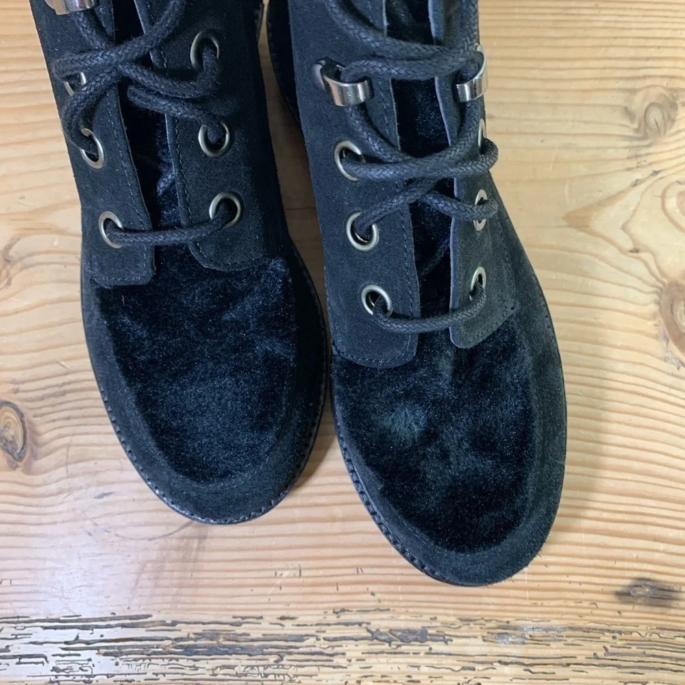 TOP SHOP BLACK SUEDE AND FAUX FUR BOOTIES